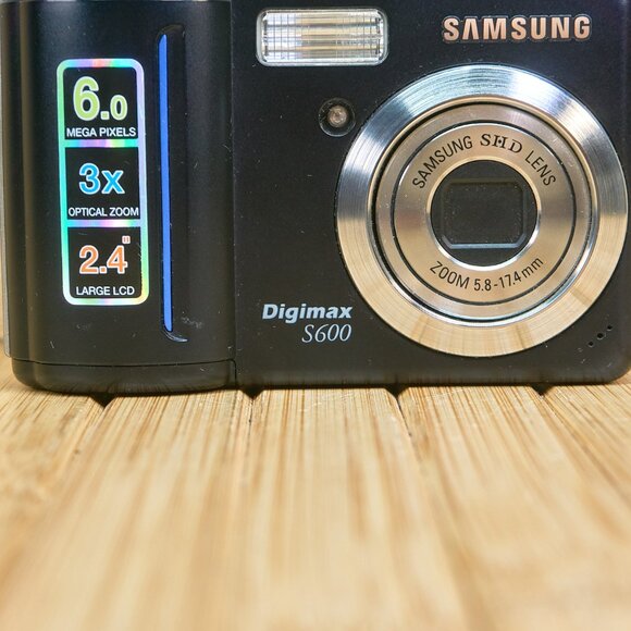 Samsung Digimax S600 6MP Digital Camera with 3x Optical Zoom, Black - Picture 2 of 8